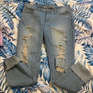Light distressed jeans